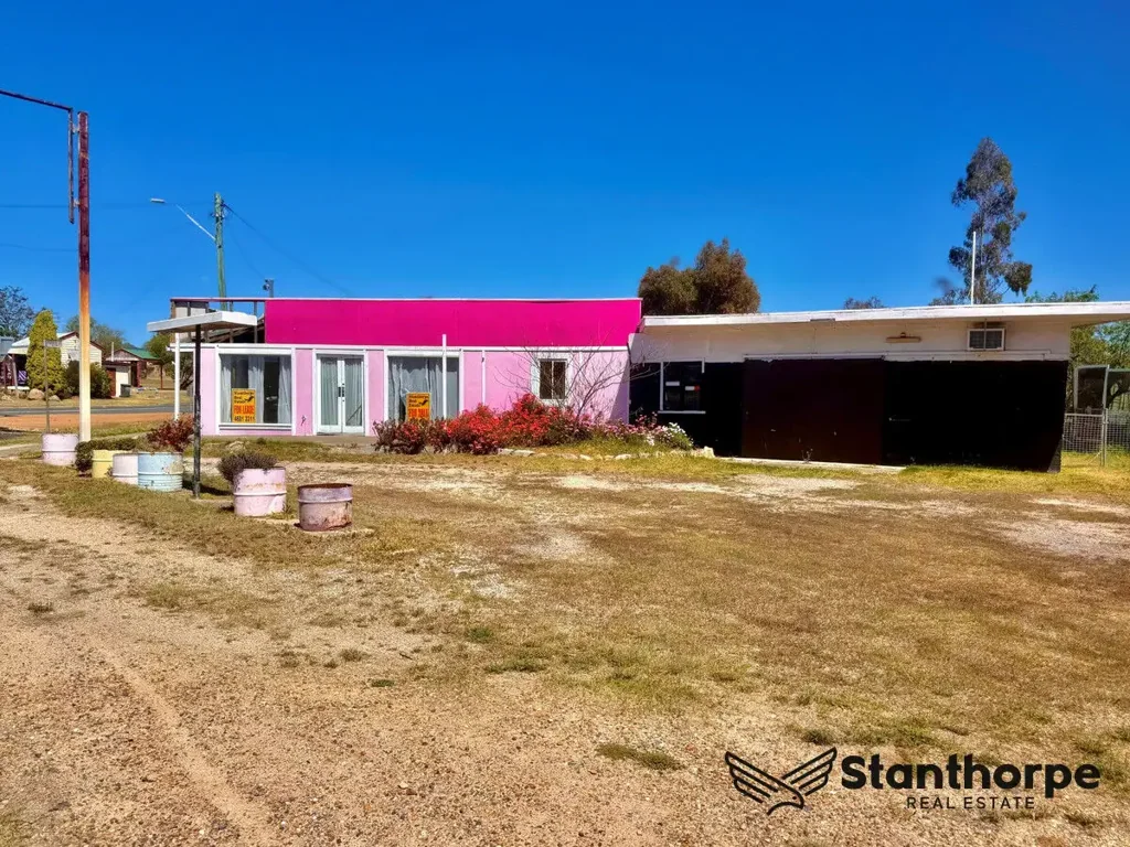 Wallangarra 1कमरा HIGHWAY FRONTAGE RETAIL SITE WITH BONUS VACANT LOT- NEW ENGLAND HIGHWAY, WALLANGARRA