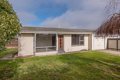 Woolston 2chambre as is, where is, your next project awaits!
