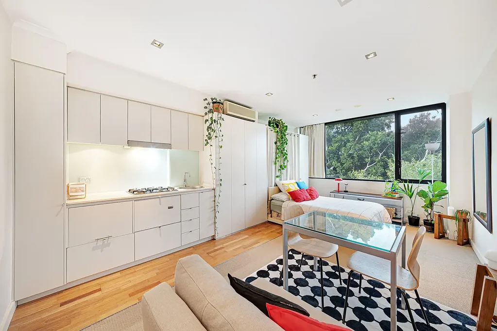 Modern Fully Furnished Studio Apartment