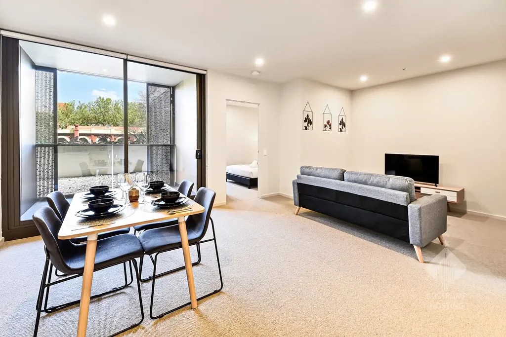 Fully Furnished 1Bed+1Study+1Car Apt For Rent