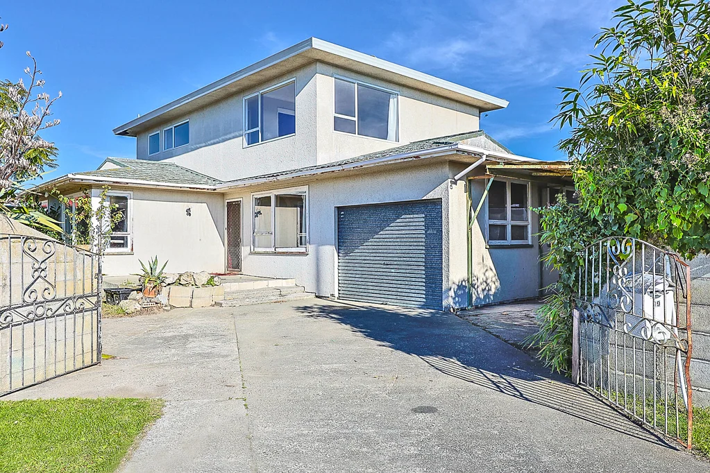 Flaxmere 4部屋 Calling Investors & Renovators  Opportunity Knocks