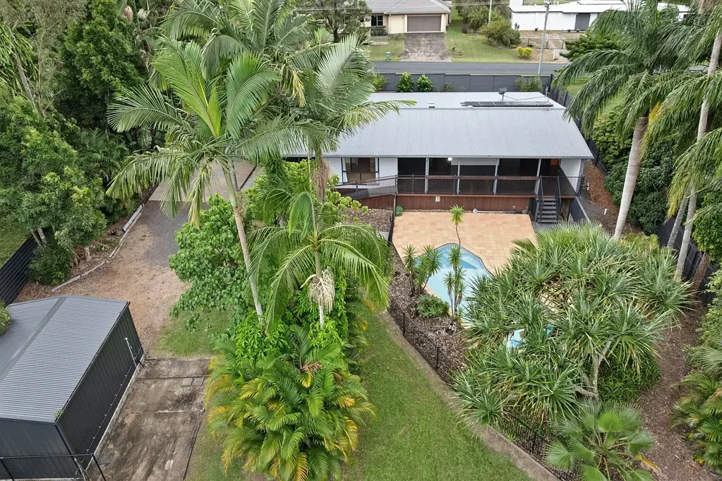 Beerwah 4Habitaciones Private four-bedroom home with inground pool and tropical garden outlook