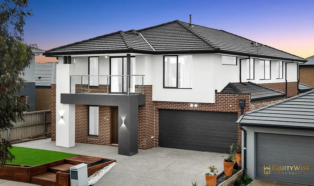 Manor Lakes 5 Bedroom A real opportunity house of that luxury caliber rarely comes on the market in Manor Lakes