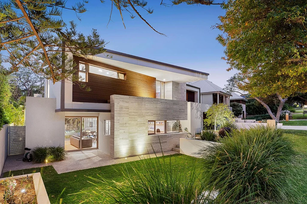 Floreat 4ਬੈੱਡਰੂਮ Glorious Light Flooded Architectural Residence | Mature Gardens and Sun-drenched North Facing Rear | Perry Lakes Precinct, Floreat