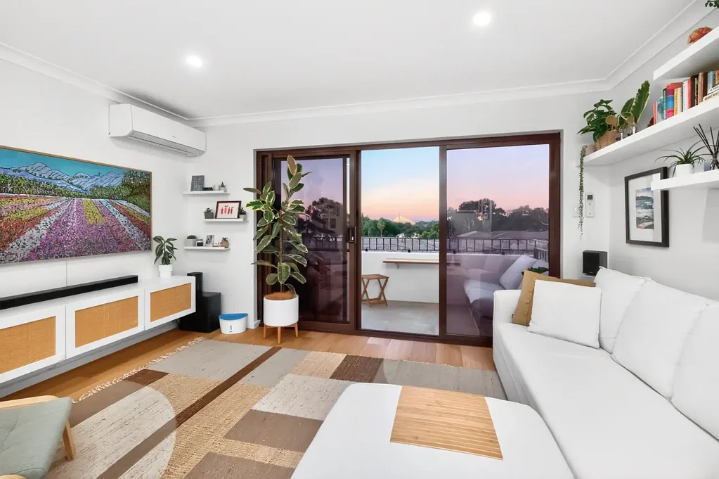 South Perth 3ห้องนอน UNDER OFFER!!! UNDER OFFER!!! UNDER OFFER!!!
