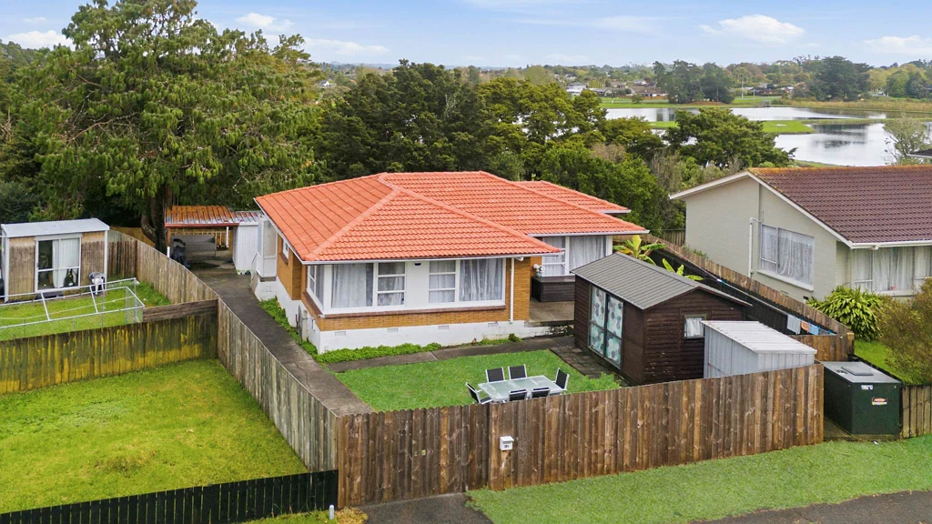 Wattle Downs 3房  Solid Construction, Exceptional Location