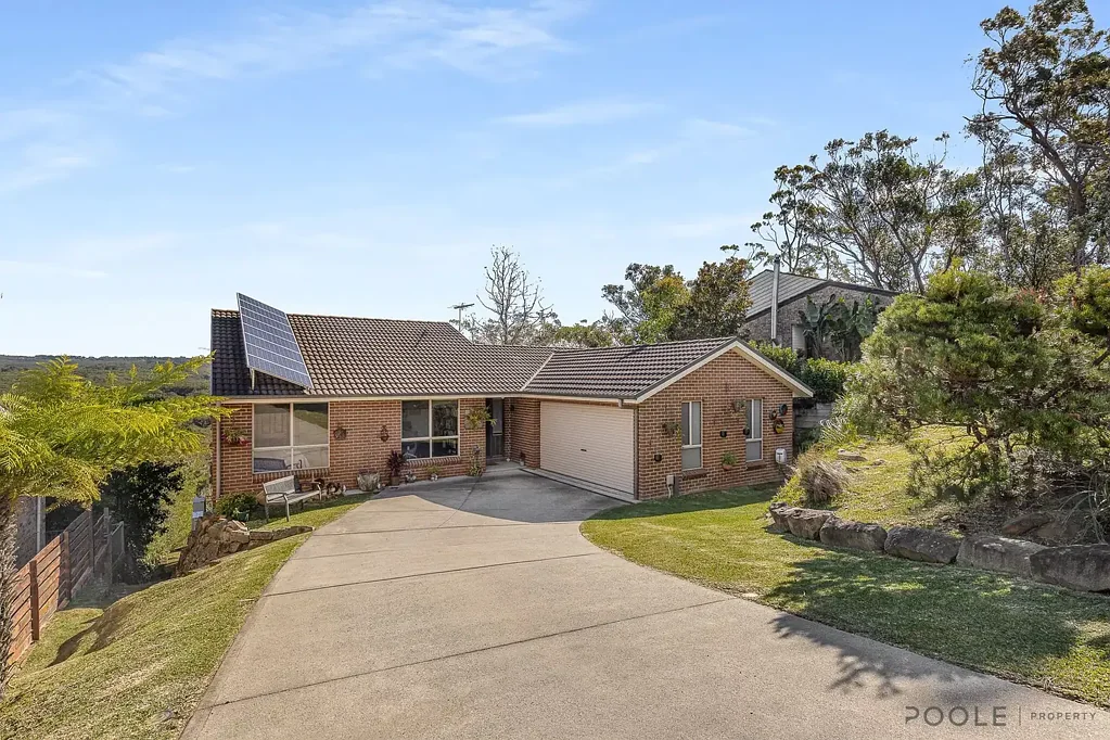 Hazelbrook 4બેડરૂમ Young family home with spectacular mountains outlook