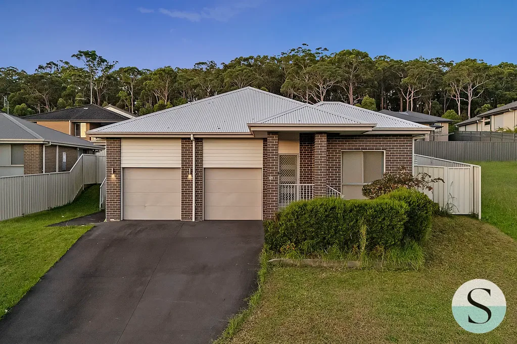 40 Blackwood Circuit, Cameron Park, NSW 2285