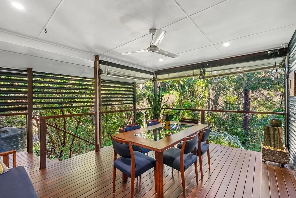 Tugun 4 Bedroom Dual Living Sanctuary Backing Onto Parkland - Walking Distance to the Beach!