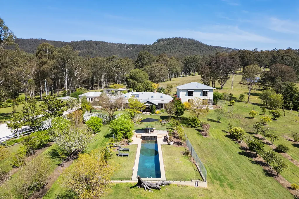 East Seaham 9कमरा 'Orchard House' - A French-Inspired Farmhouse Where Every Detail is a Lesson in Style