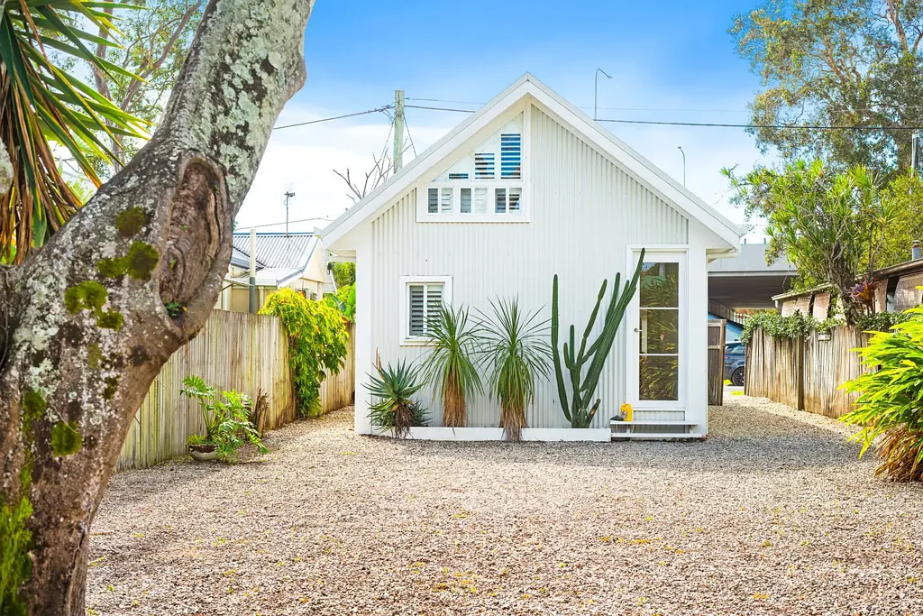 Currumbin Waters 3 Bedroom Parkland, Creek & Coastline - All at Your Doorstep