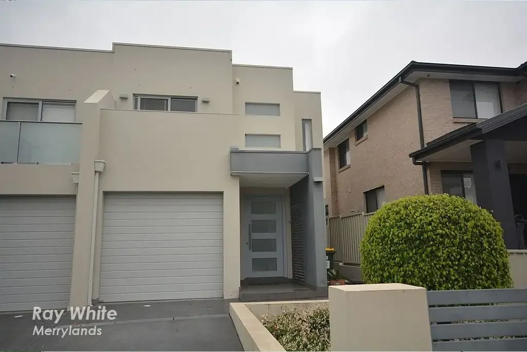 Great Location + large duplex + comfortable living