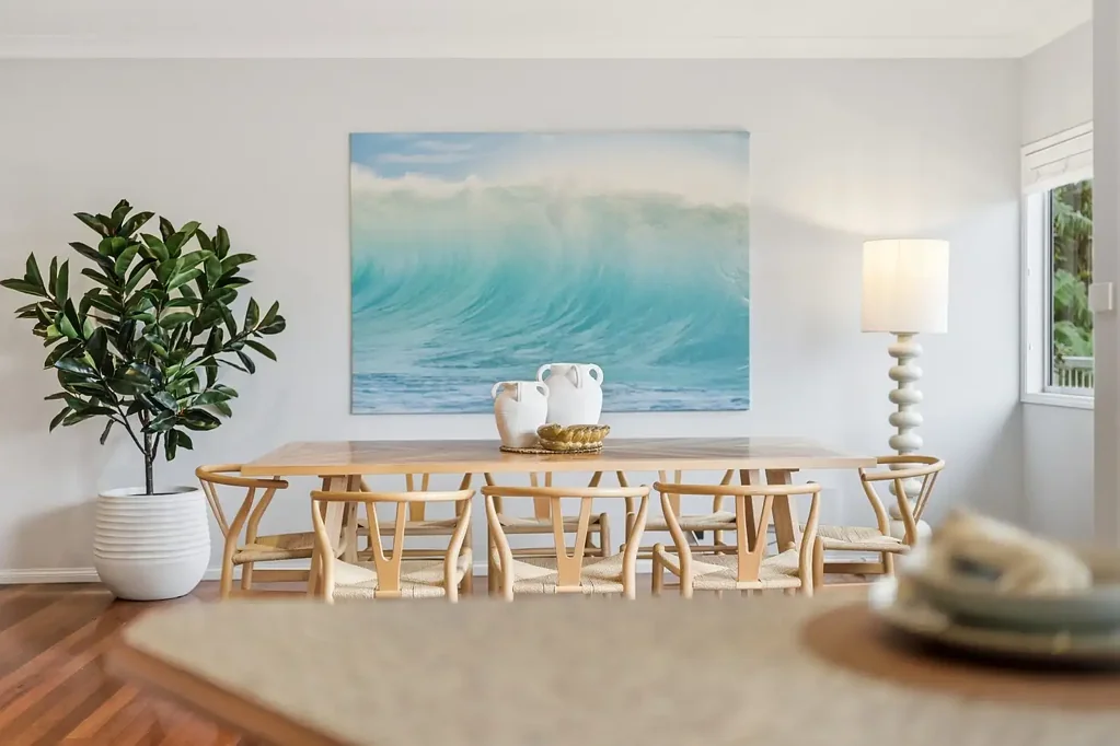 Coffs Harbour 5房  Elevated Family Living with Hamptons Appeal & Coffs Harbour Views