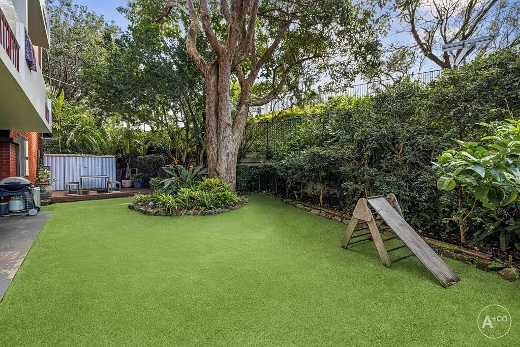Eastlakes 3chambre Garden Apartment Living with a Private Leafy Retreat