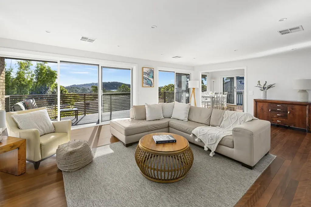 Mona Vale 4Zimmer Tranquil family sanctuary with northerly district vistas