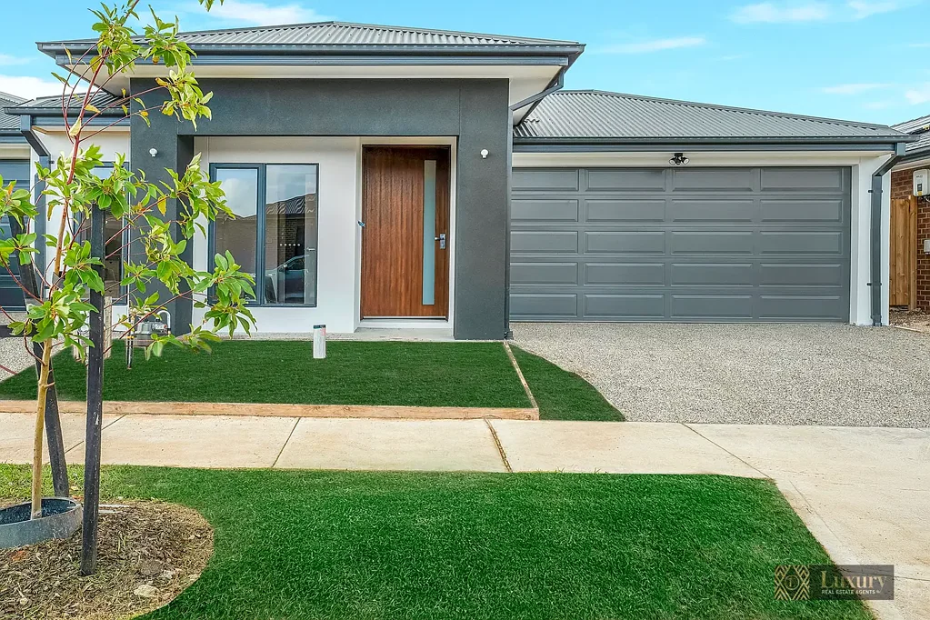 Tarneit 4ห้องนอน Brand new fully upgraded house, walking distance to School!!! Eligible for FHOG