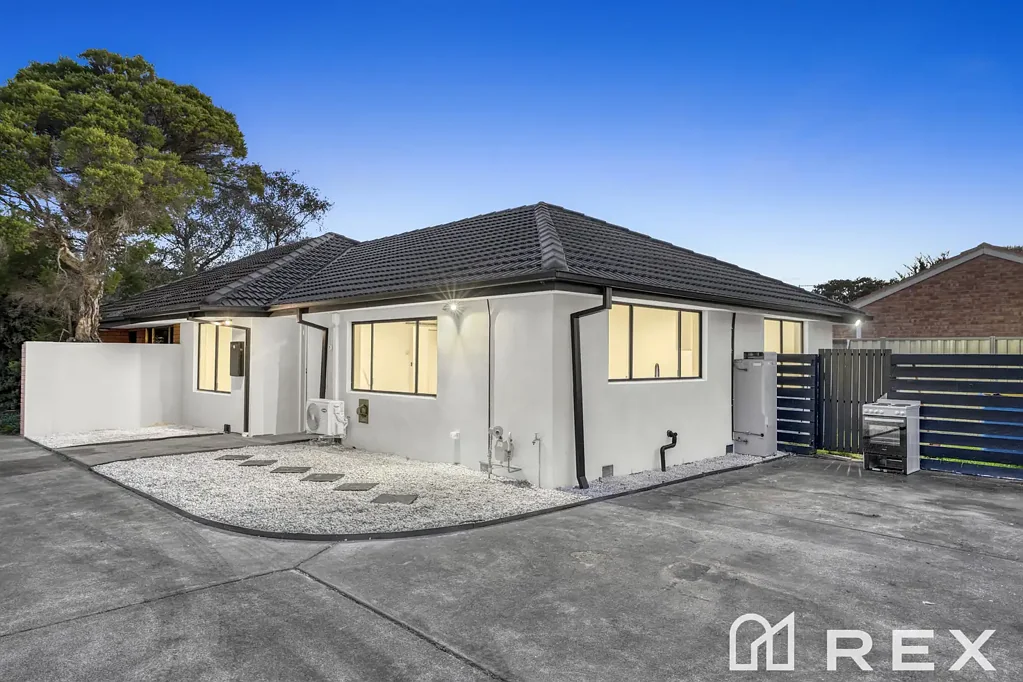Cranbourne North 3બેડરૂમ Fully Renovated Luxury Living in the Heart of Cranbourne North