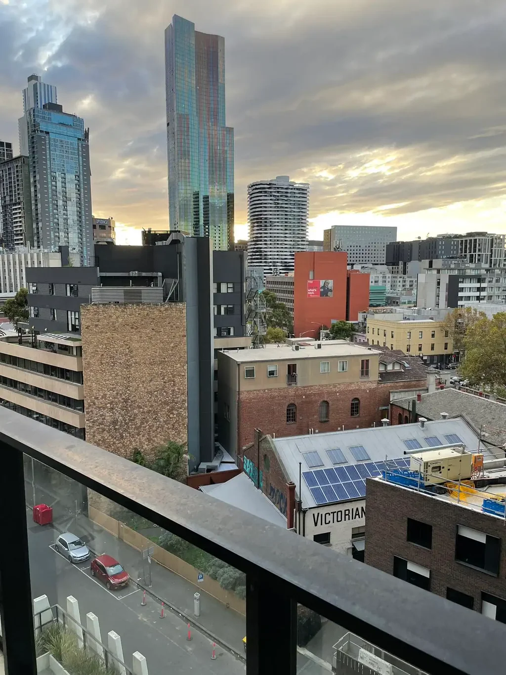 Furnished 2 - bedroom apartment for rent in the heart of Melbourne CBD