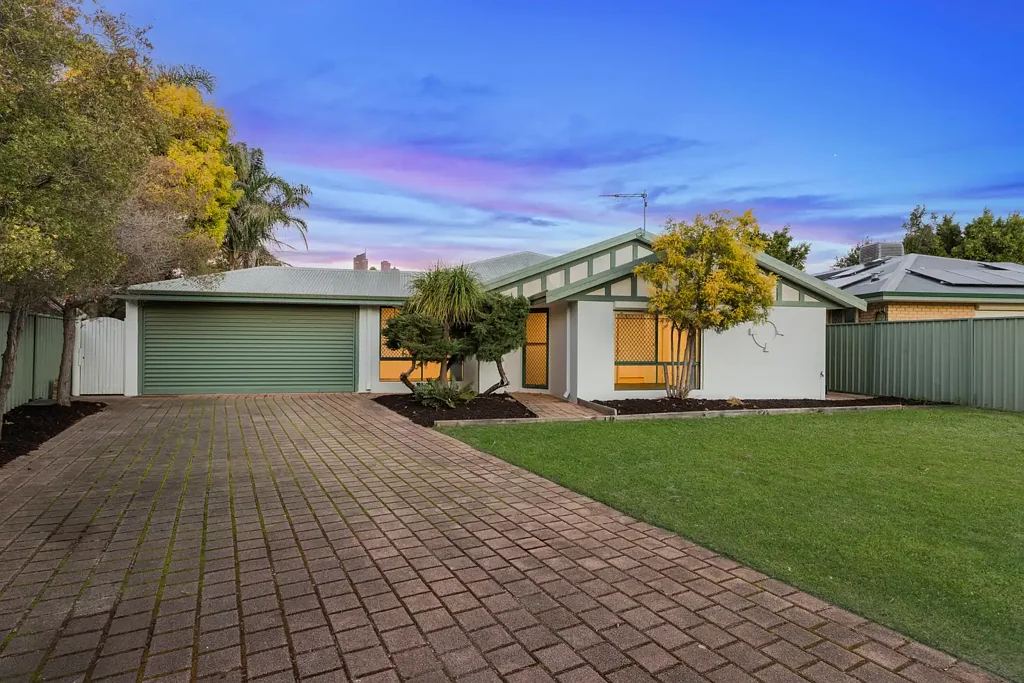 26 Skua Grove, Seville Grove, WA 6112