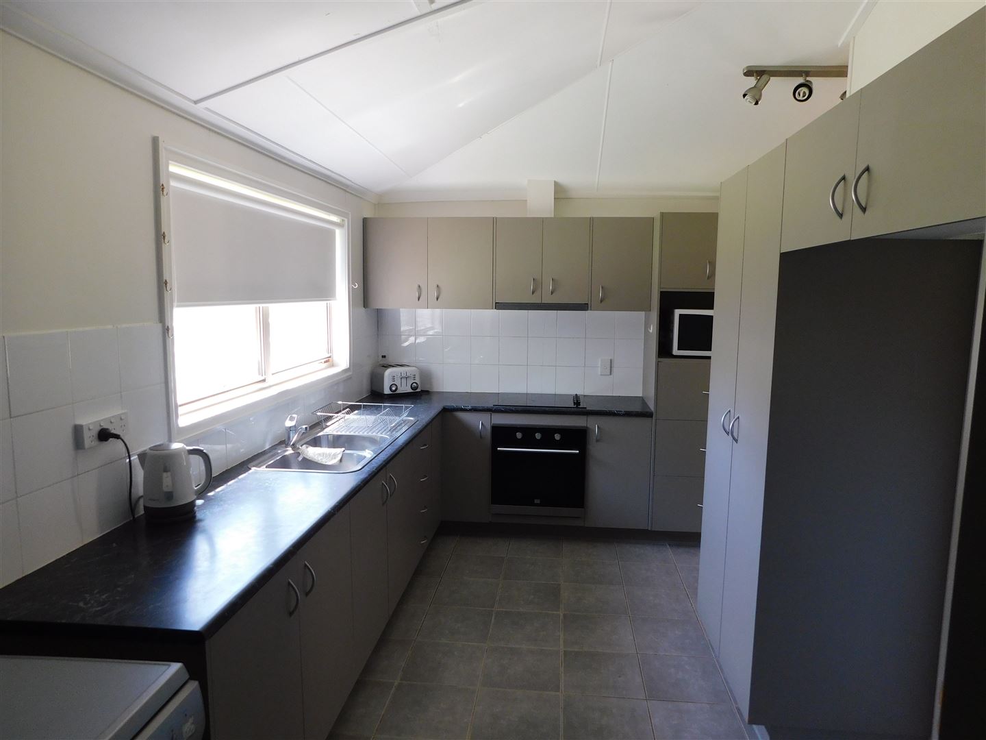 210 KING ST, CHARLEVILLE QLD 4470, 0部屋, 0バスルーム, House