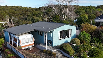 Kaka Point 1 Bedroom Compact Coastal Charm