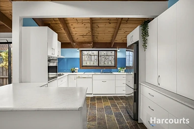 32 RAILWAY AV, BEACONSFIELD VIC 3807, 2 Kuwarto, 1 Banyo, House