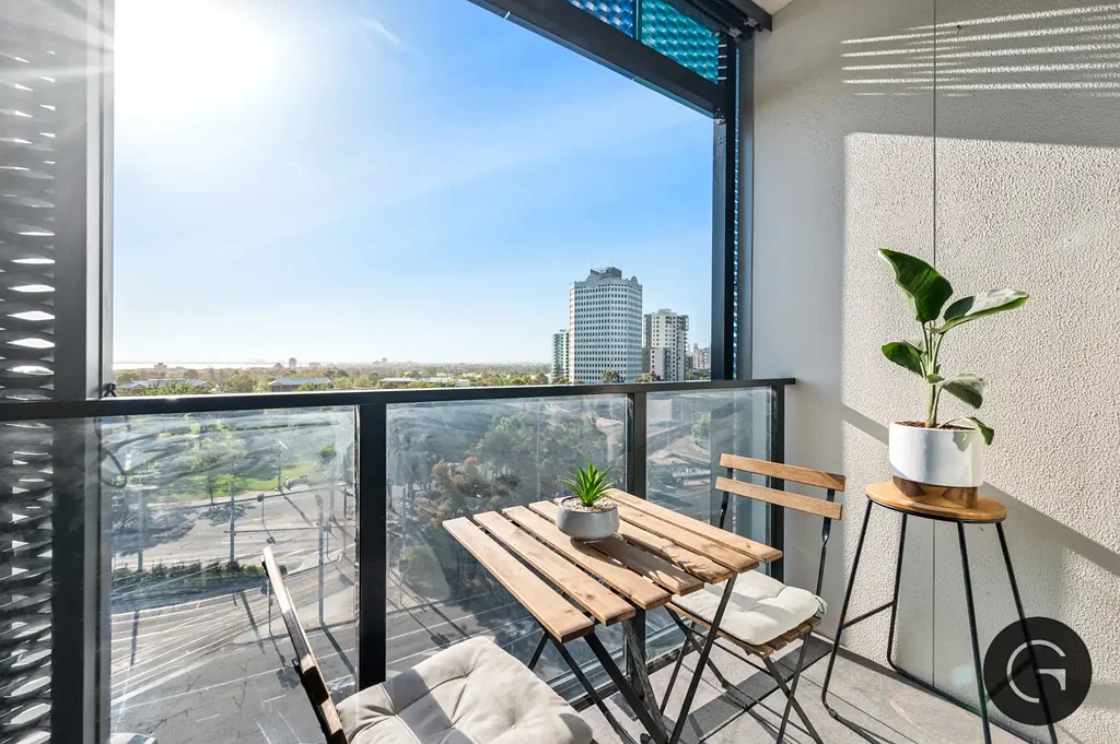 St Kilda 2 Bedroom Light-Filled And Luxurious ICONIC Living