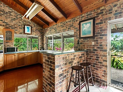 18 Ferry Road, Yengarie, QLD 4650, 3 Bedrooms, 2 Bathrooms, House