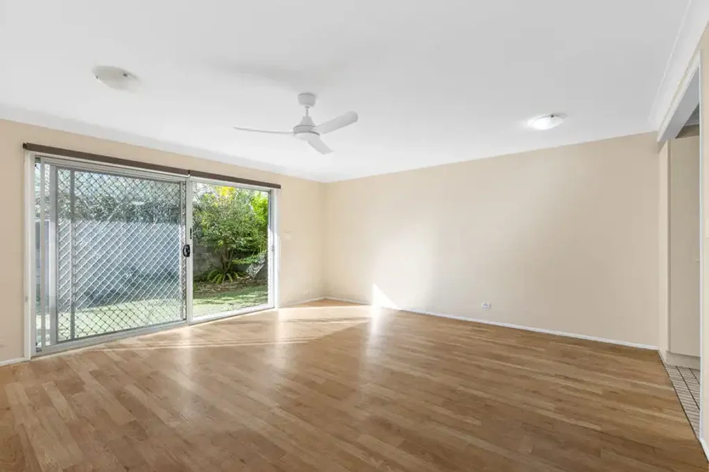 Well-presented unfurnished 2 bedroom unit