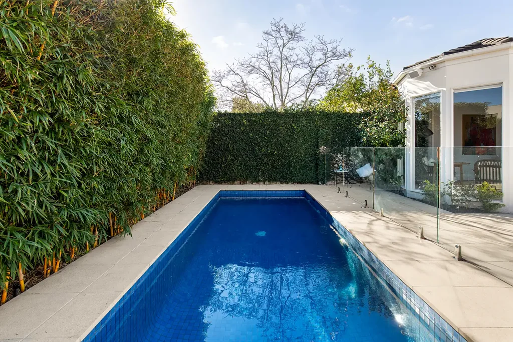 Brighton 4Habitaciones Family-Sized Living, Poolside Simplicity