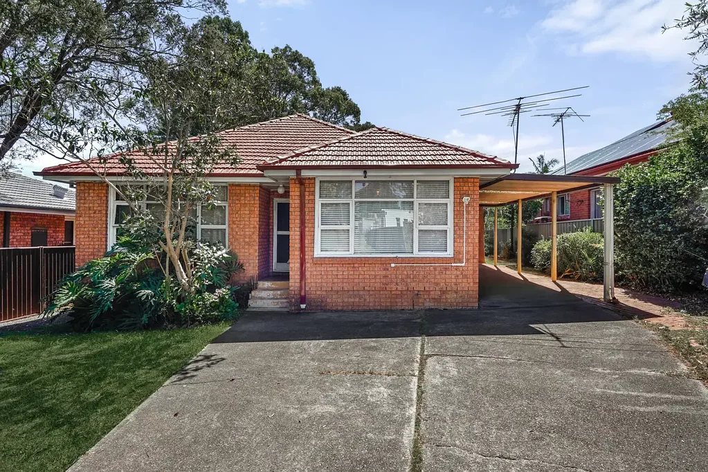 Toongabbie 4Zimmer Set back, spacious and full of potential