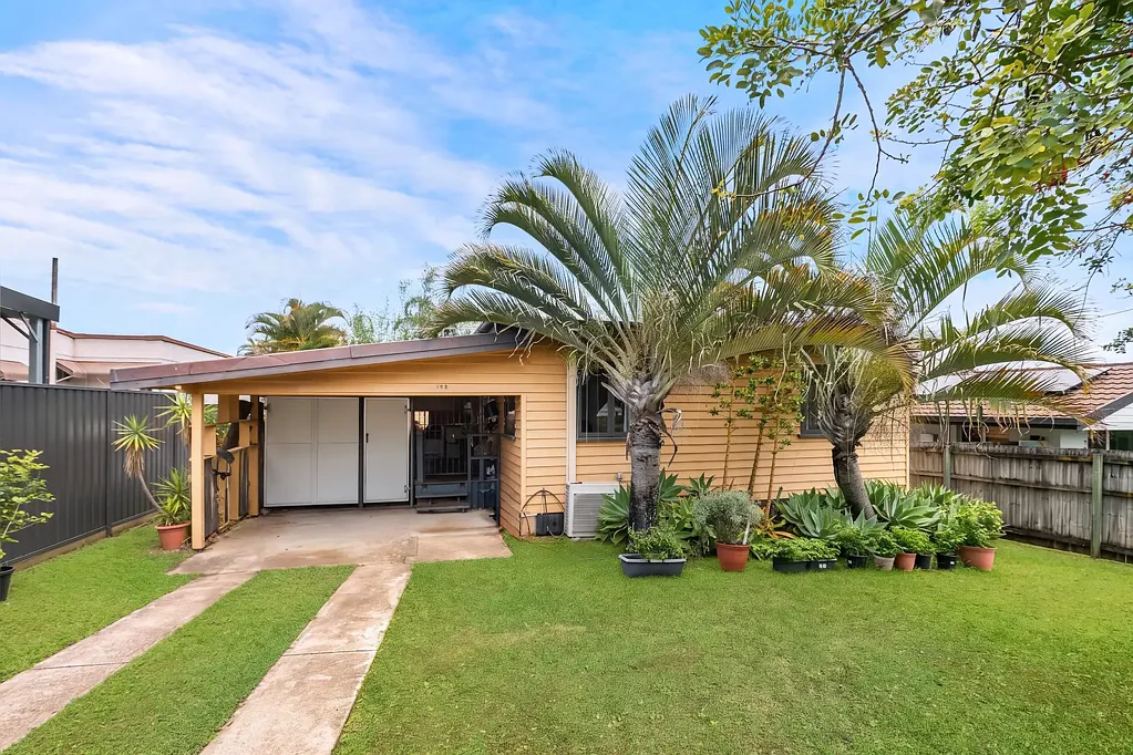 Clontarf 4ਬੈੱਡਰੂਮ 625m² Block – Create A Private Haven for Relaxed Living!