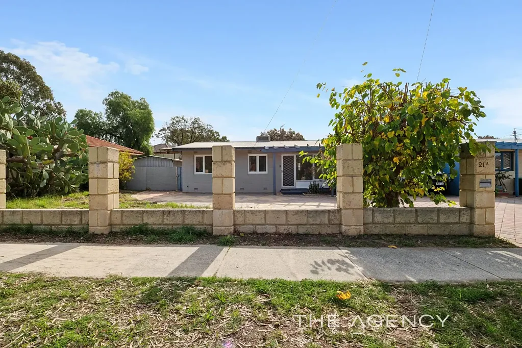 Lockridge 3房  Solid family home with character!