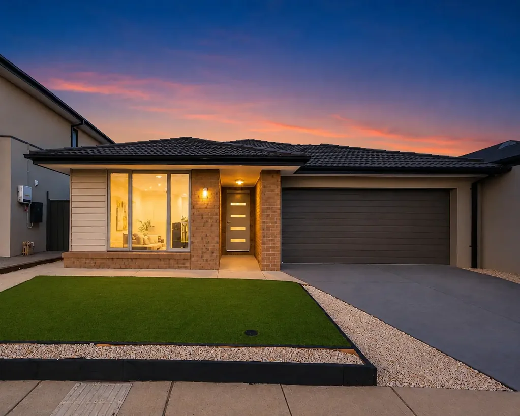 Tarneit 4房  四室 两卫 两车位 步行至学校及商店  4Bed 2Bath 2Car Walk to Schools & Shops