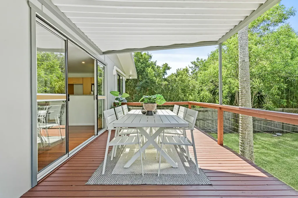 Labrador 3ห้องนอน Freshly Up dated and ready for its new owner.