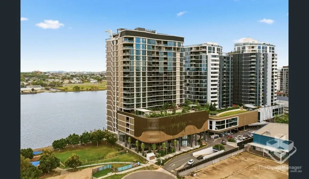 Hamilton Luxury Living at Its Finest !