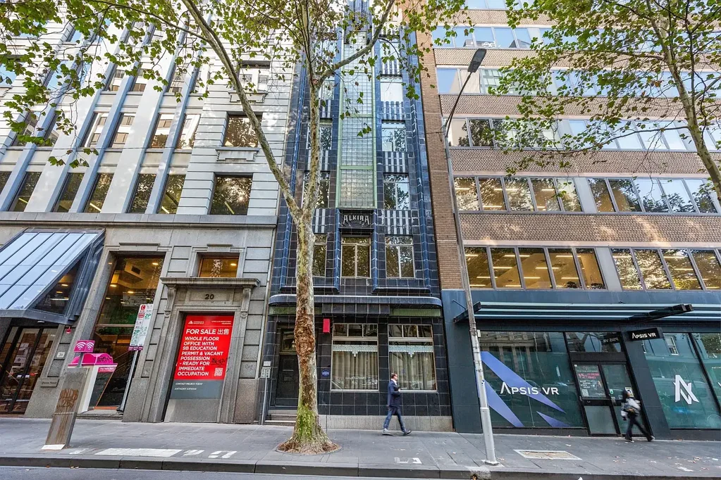 Spacious Apartment in the Heart of Melbourne CBD