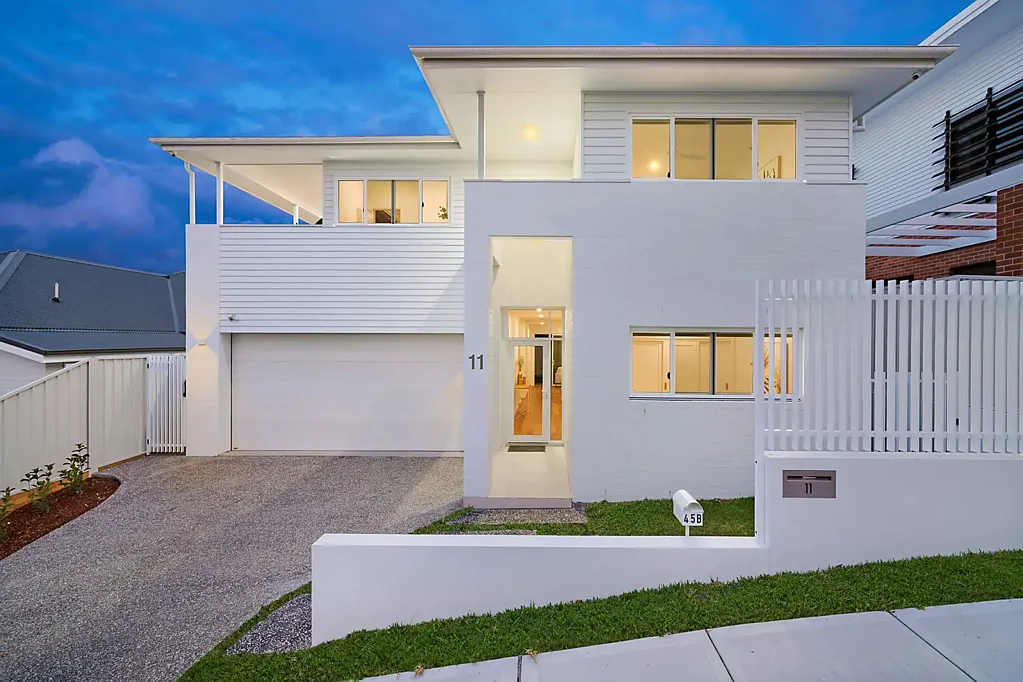 Merewether 4Moenga A Slice of Coastal Luxe, Immersed In Ocean & City Views