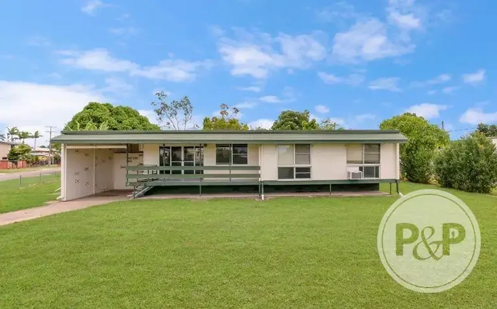 Gulliver 3Kwarto Spacious Family Home on a Generous 845m² Block in Gulliver