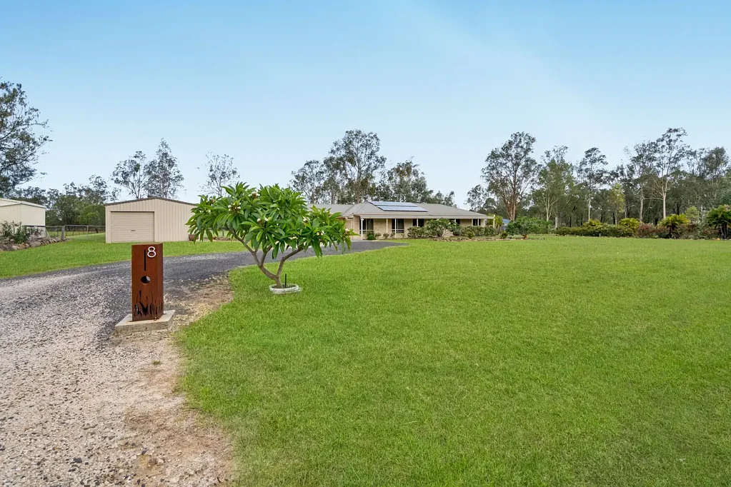 8 Cockatoo Drive, Adare, QLD 4343