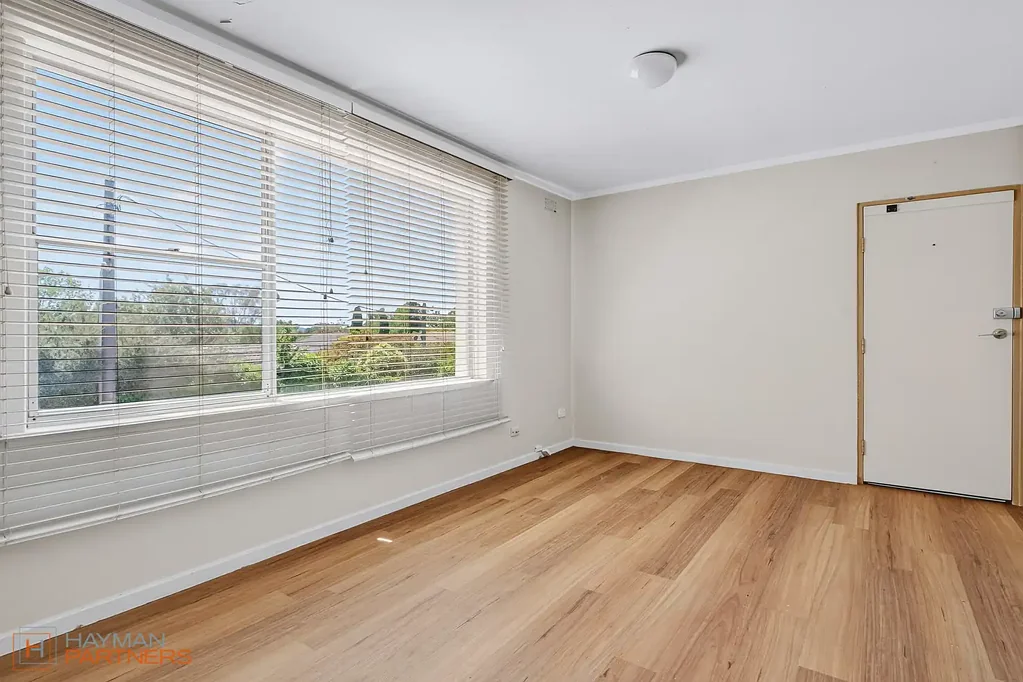 Spacious Ground-Floor Living in Leafy Red Hill