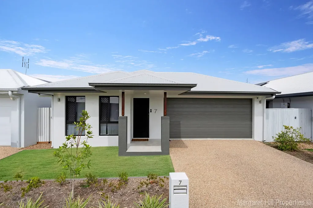 Bohle Plains 4 Bedroom STUNNING NEW - MODERN - LOW-MAINTENANCE LIVING