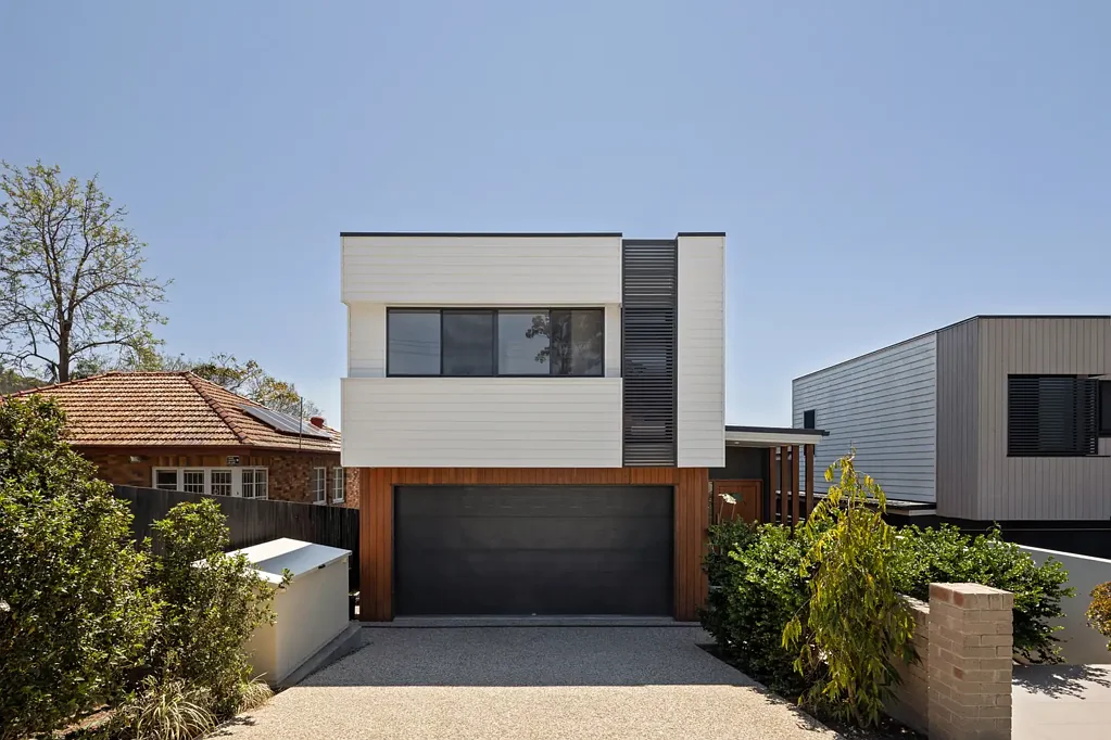 Ashgrove 4બેડરૂમ Modern Family Haven in a Prime Central Location Bordering Bushland