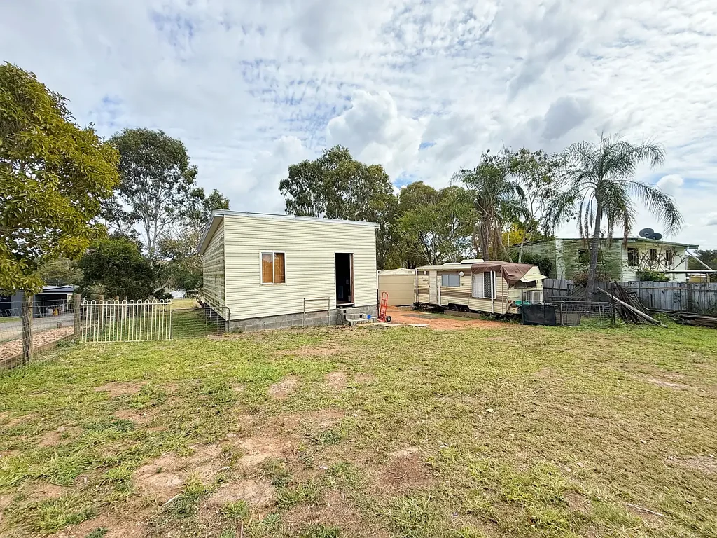 15 Queen Street, Dallarnil, QLD 4621