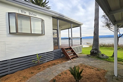 Windang 2房  Affordable Waterfront Living on Beautiful Lake Illawarra