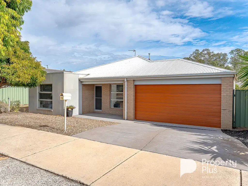 12 Parklands Way, Maiden Gully, VIC 3551