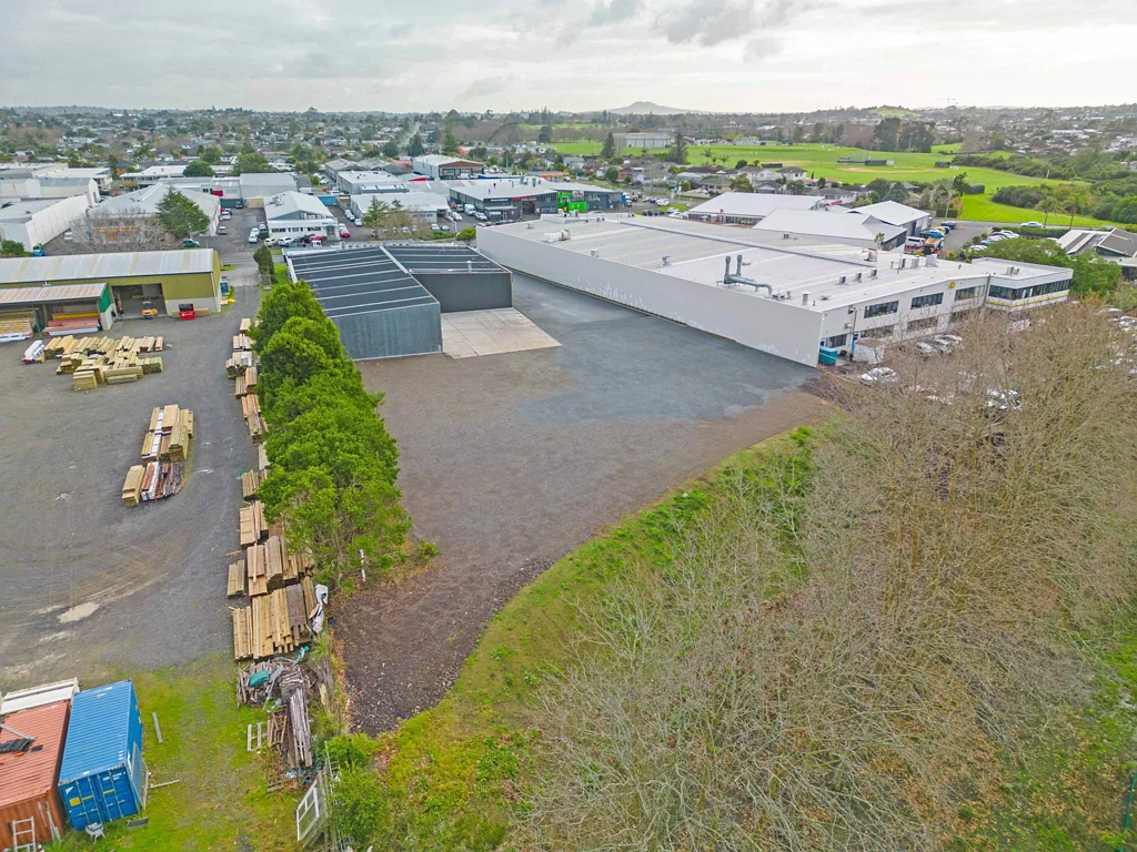 Pakuranga Heights 2,600M² HARDSTAND YARD - $48/M²
