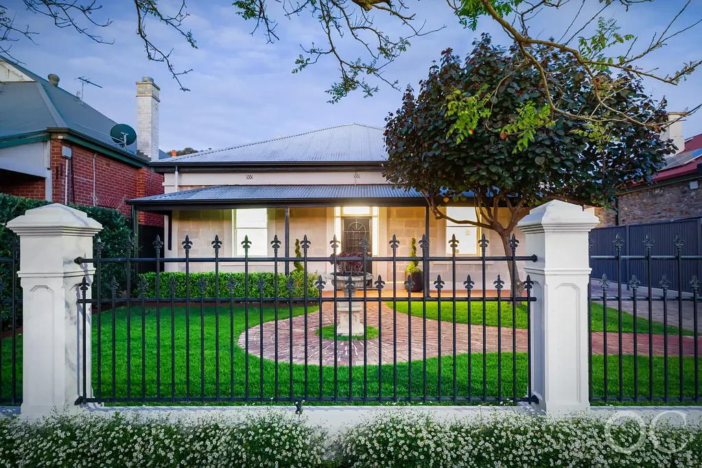 Unley 4ਬੈੱਡਰੂਮ Open the Door to a Second Storey, Summer-Ready Pool and Front Row Seat to Unley Oval