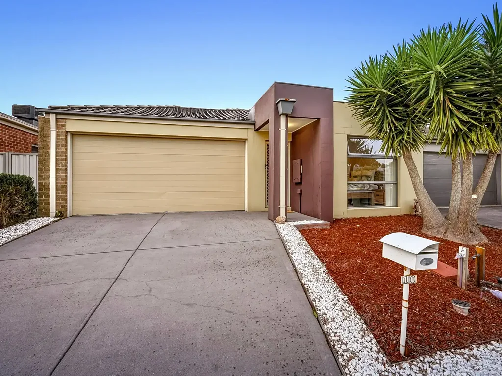 Pakenham 4房 Edenbrook学区房 四卧带主卧套 现代厨岛台 双车库 低维私后院 Welcome to Edenbrook