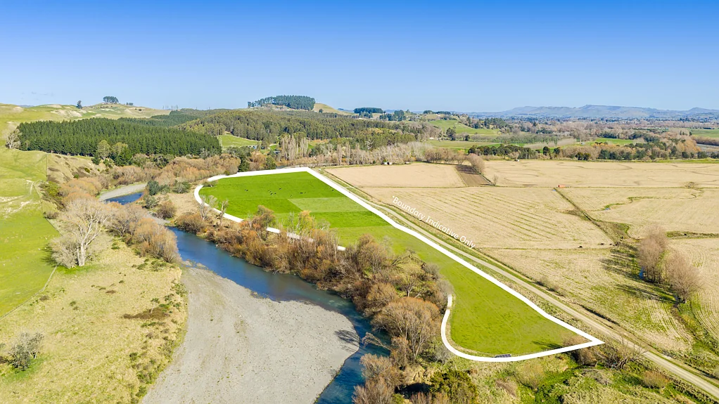 Waipawa Private lifestyle opportunity on Tuki Tuki River